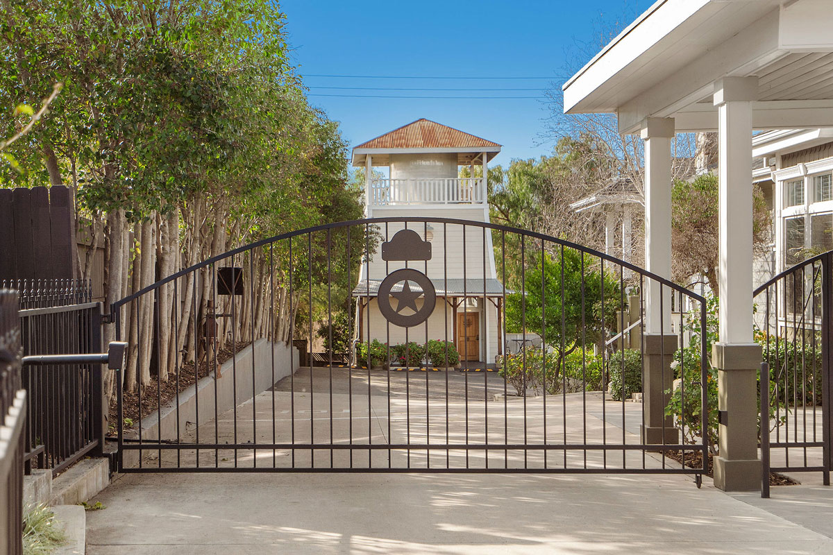 Polo House & Bungalows